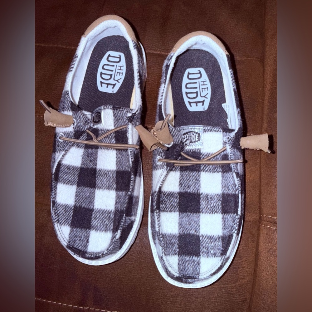 Hey Dude Wendy Buffalo Plaid slip on shoes size 6